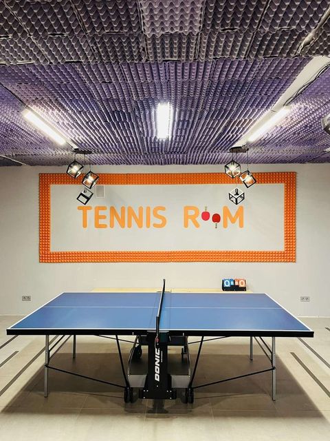 Tennis Room 1