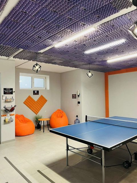 Tennis Room 1