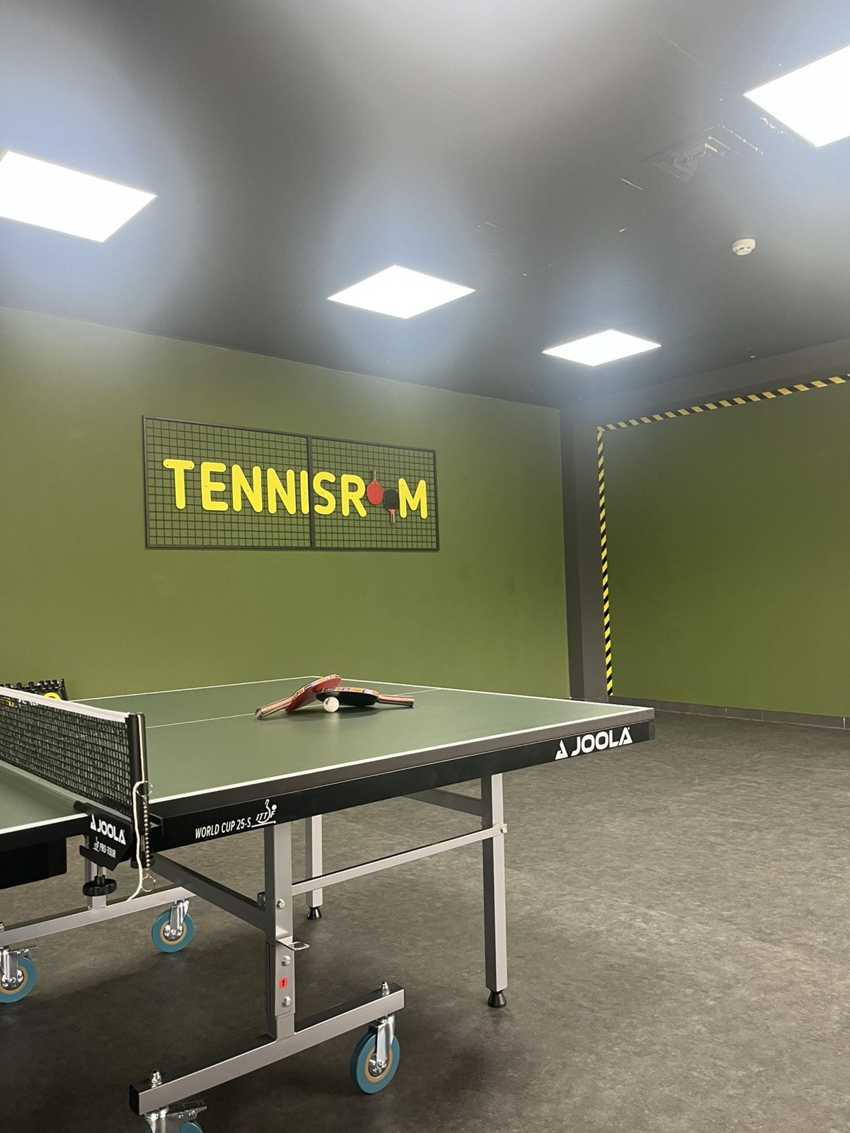 Tennis Room 6