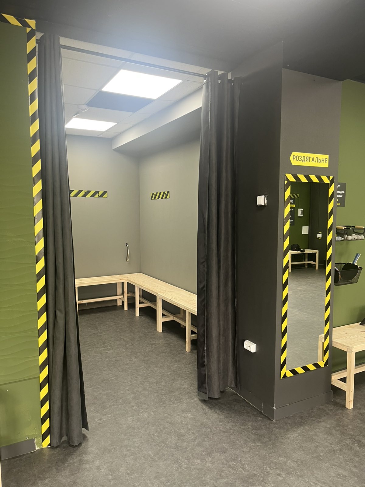 Tennis Room 6